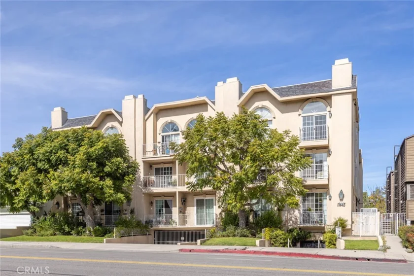 11445 Moorpark Street #1 photo 1