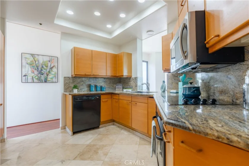 1310 E Ocean #401 photo 24