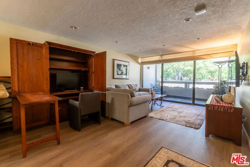 121 S Hope Street #417 photo 17