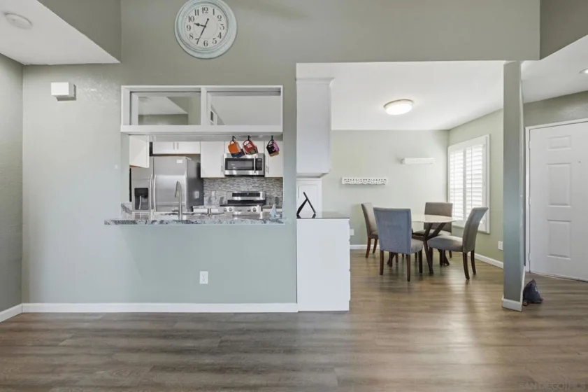 2055 Lakeridge #301 photo 11