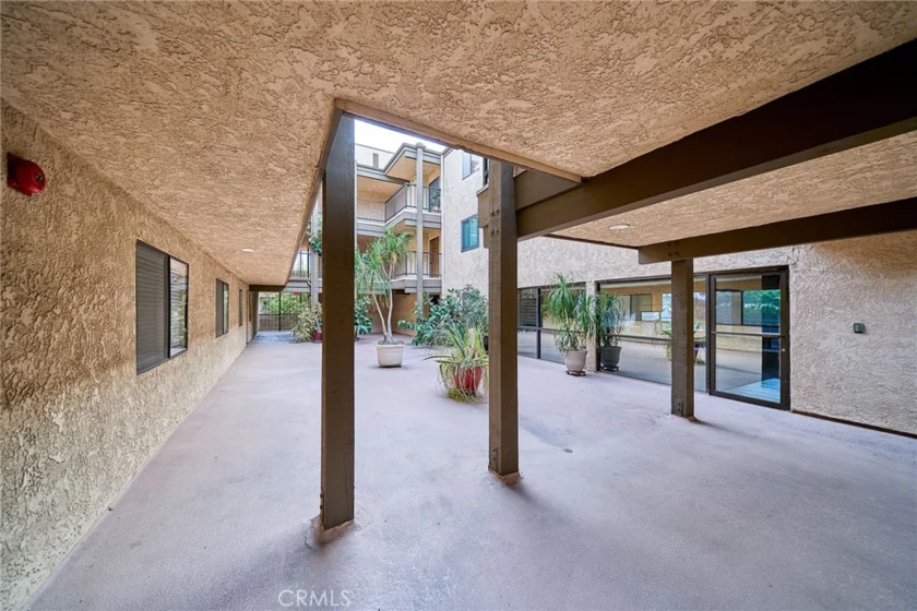 605 Redondo Avenue #203 photo 27