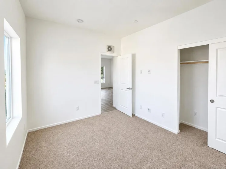 4968 Ocean View Boulevard photo 5