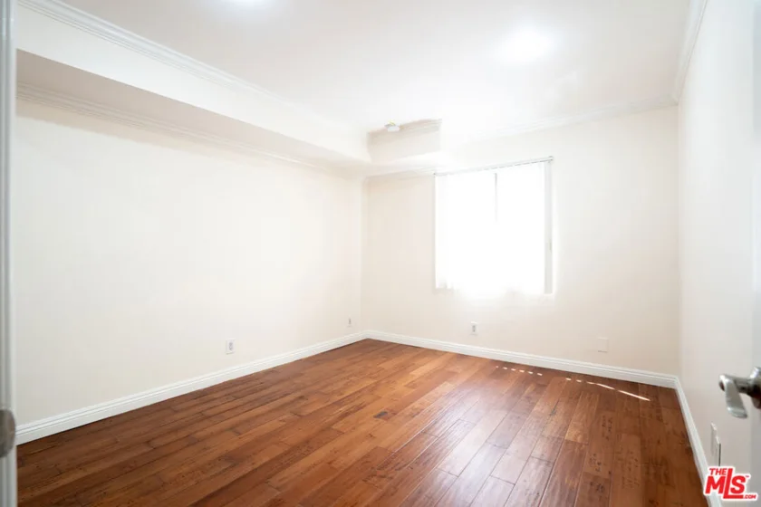 433 S Manhattan Place #108 photo 18