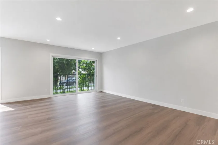 15344 Weddington Street #102 photo 14