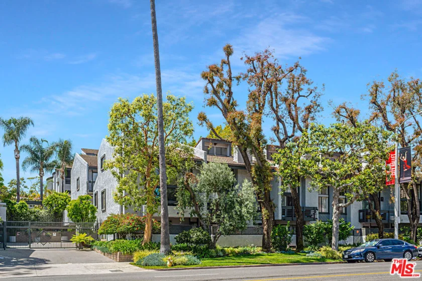 1925 S Beverly Glen Boulevard #40 photo 13