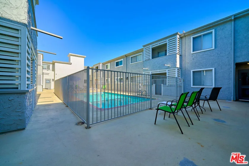 5437 Corteen Place #212 photo 28