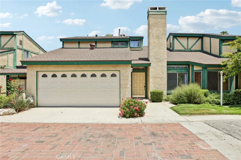 17221 Roscoe Boulevard #7 photo 1