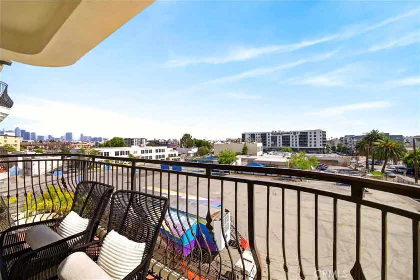 944 S Serrano Avenue #306 photo 31