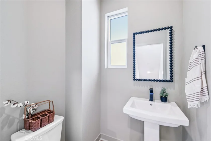 1673 Constellation Drive photo 3