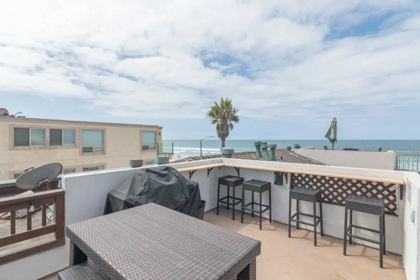 3250 Strandway photo 9
