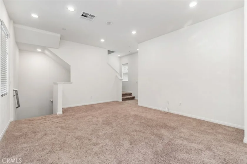 784 N Ethan photo 16