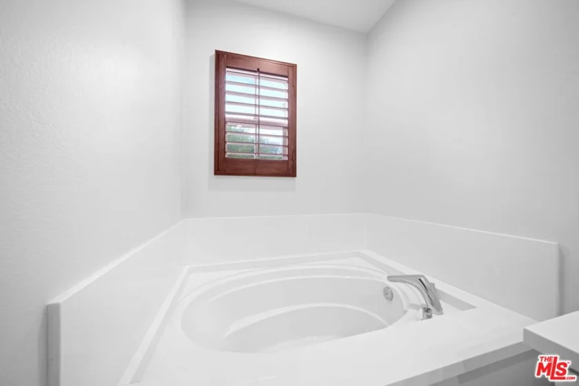 10 Aryshire Lane photo 28