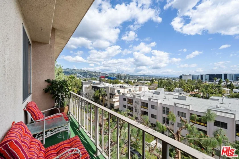 100 S Doheny Drive #512 photo 6
