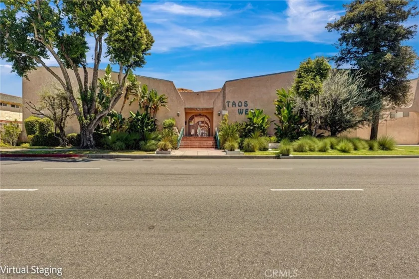 7924 Woodman Avenue #22 photo 25