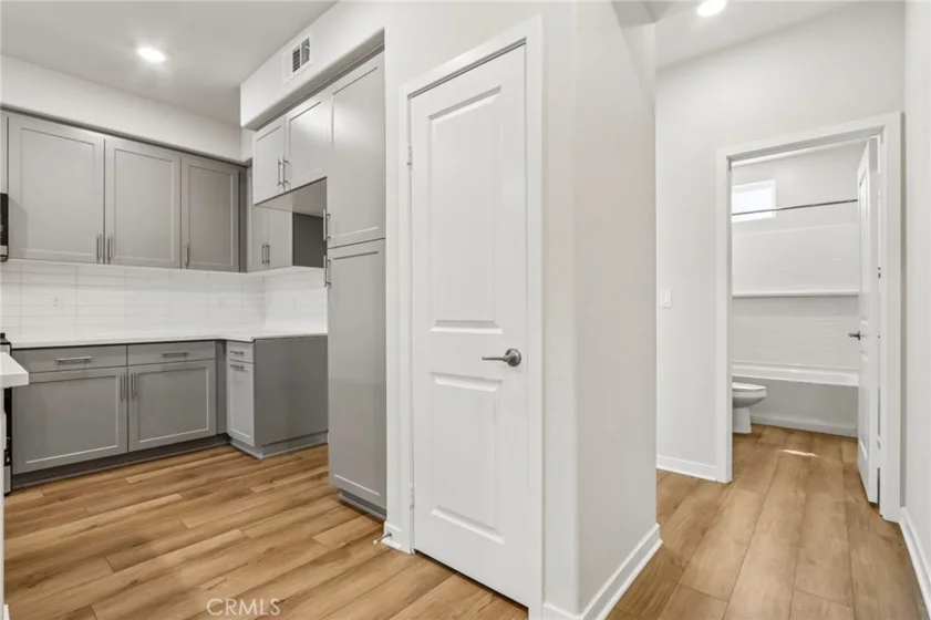 9536 Hannah Way photo 19