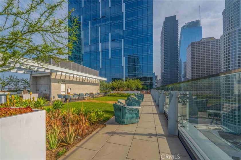 877 Francisco #517 photo 28