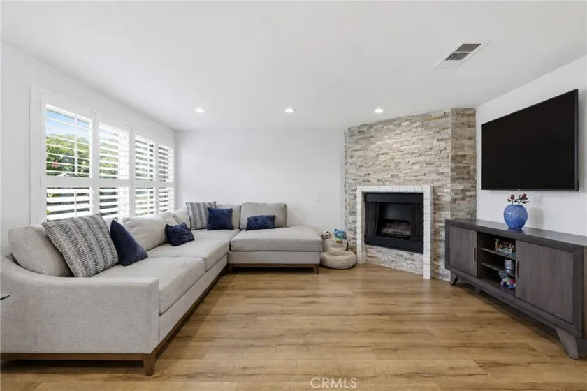 16717 Vanowen Street photo 3