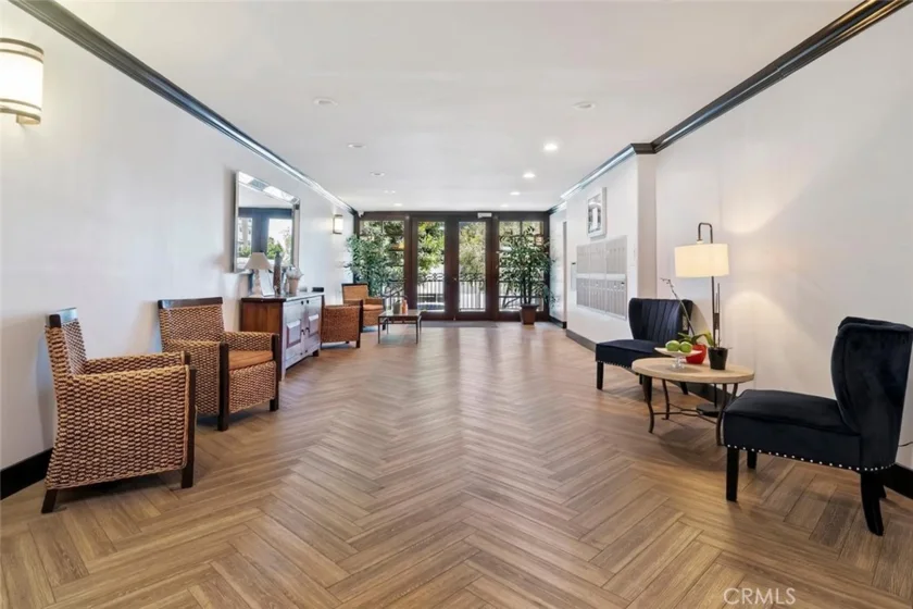 15248 Dickens Street #102 photo 3