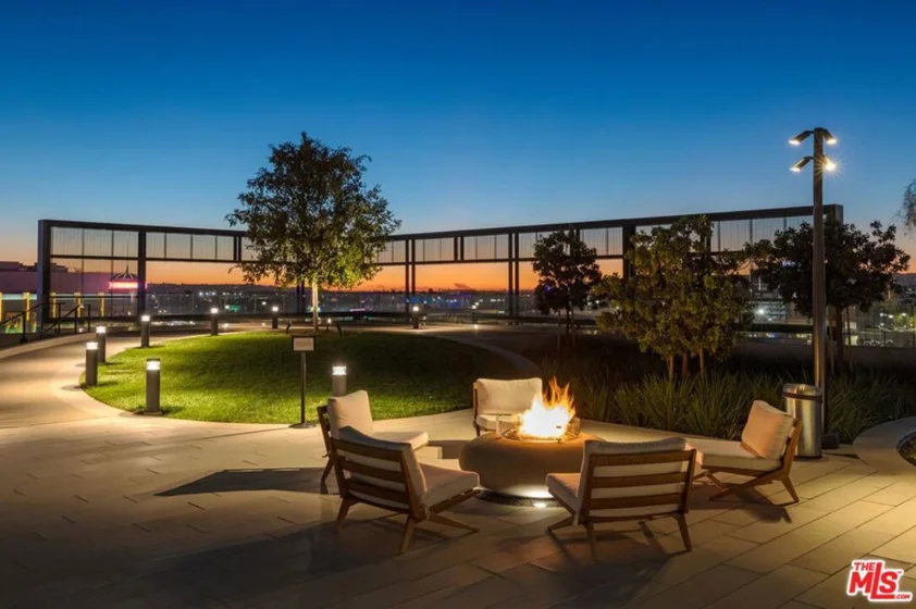 889 Francisco Street #1206 photo 32