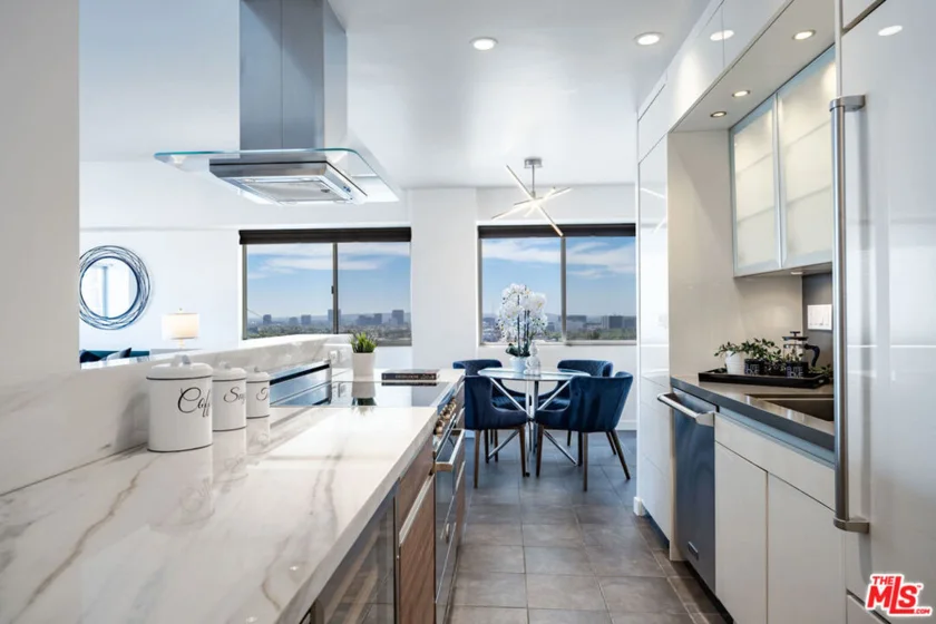 1155 N La Cienega Boulevard #508 photo 2