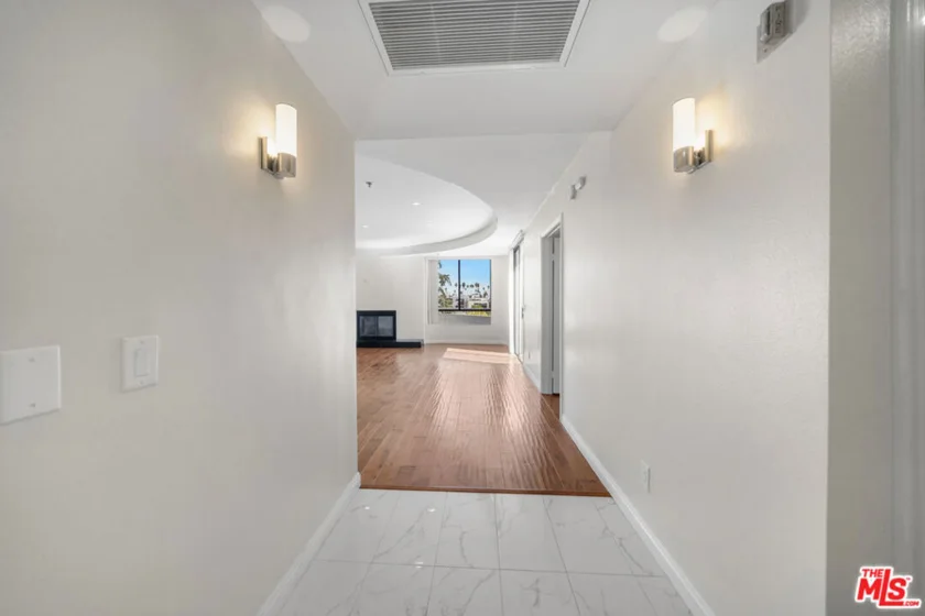 326 Westminster Avenue #404 photo 35