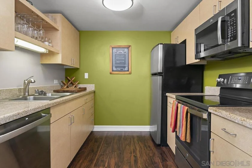 425 W Beech Street #1251 photo 42