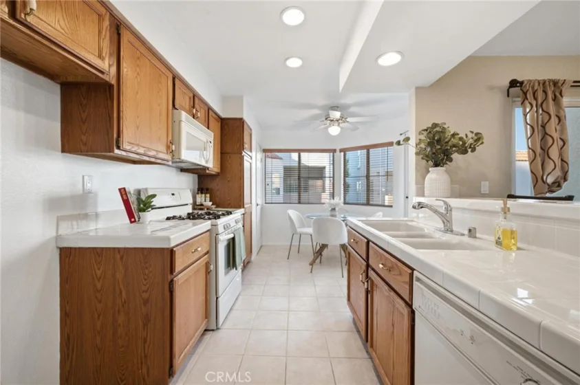 5455 Sylmar #1402 photo 4