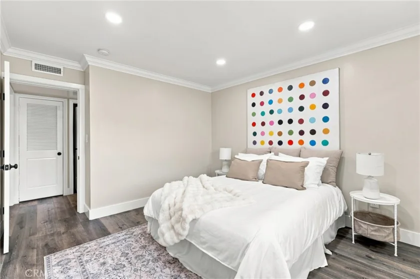 278 N Wilshire #108 photo 20