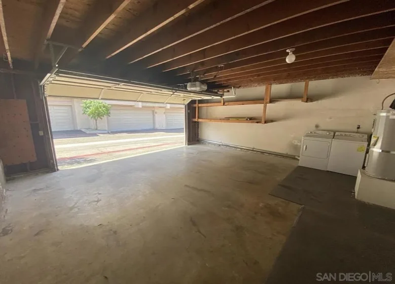 687 Ascot Drive #H photo 18