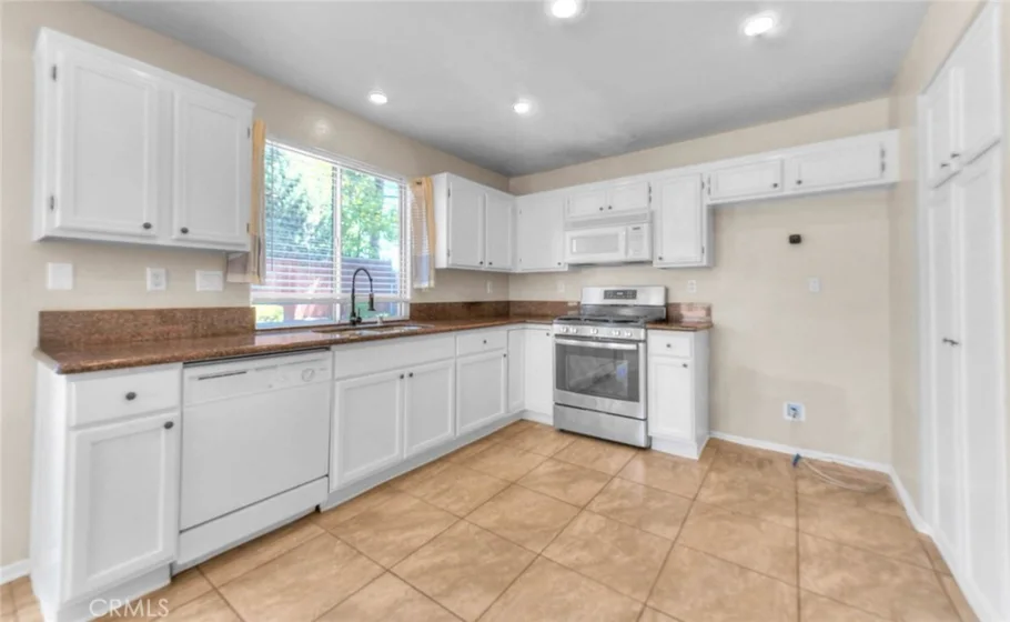 523 Towergrove photo 13