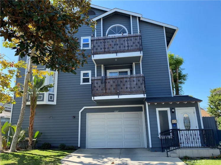 1027 Newport Avenue #202 photo 1