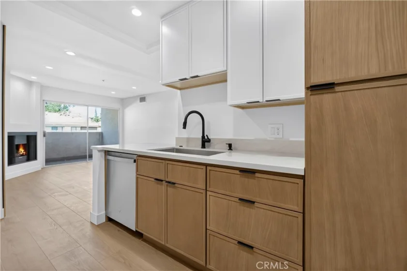 15455 Sherman photo 9