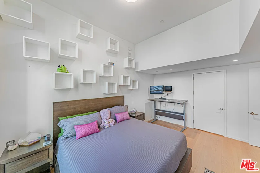 877 Francisco Street #806 photo 3