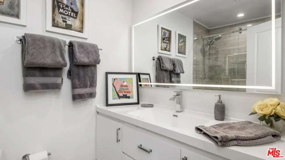 424 N Palm Drive #101 photo 23