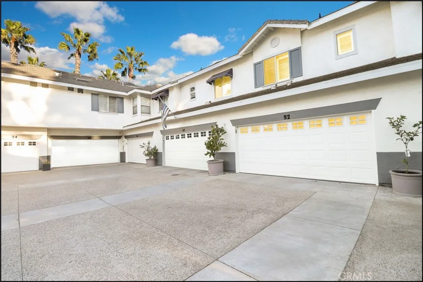 92 Carlsbad Lane photo 1