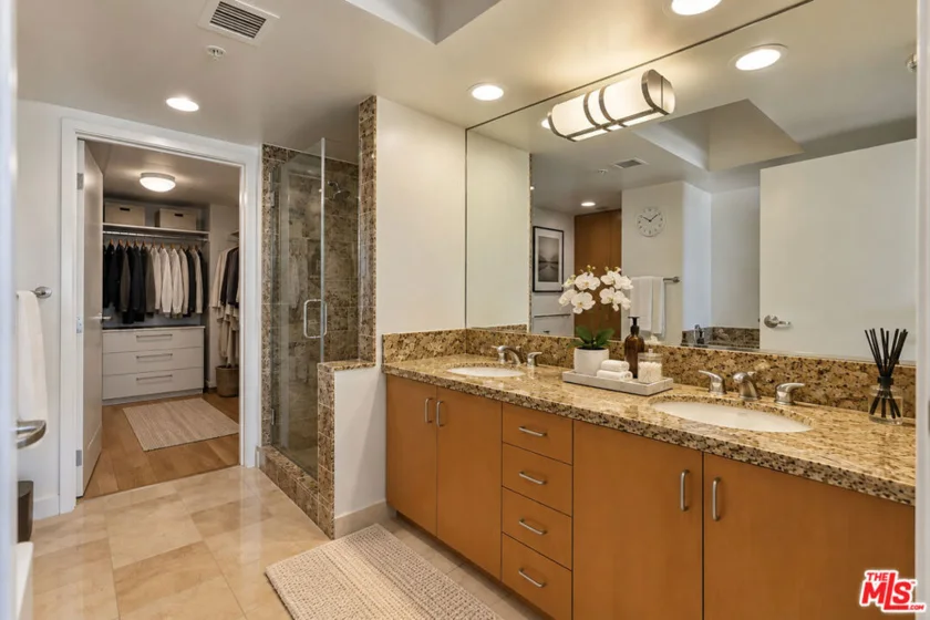 13700 Marina Pointe Drive #1411 photo 8
