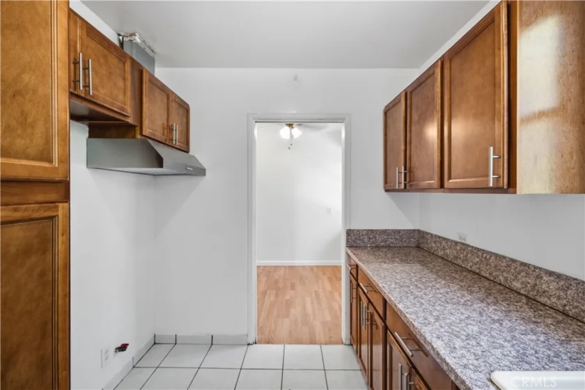 511 E Maple photo 11