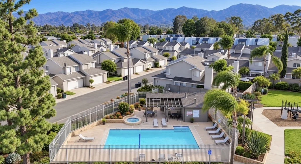 1613 Toyon photo 40