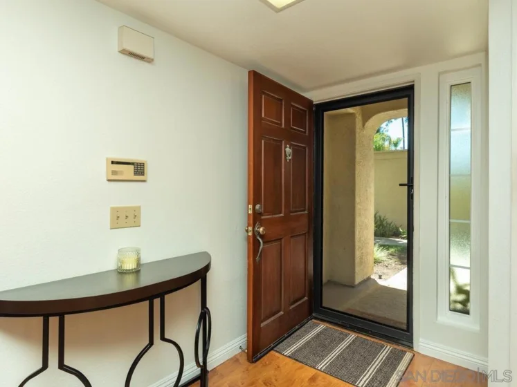 7301 Calle De Fuentes photo 3