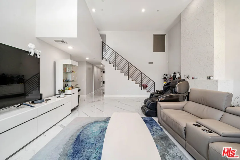 4925 Wilshire Boulevard #302 photo 15