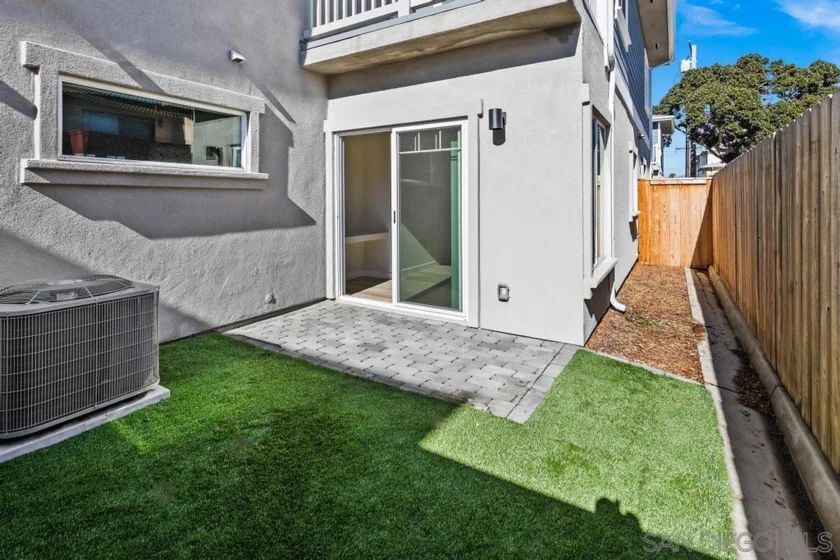 1345 Holly Avenue photo 10