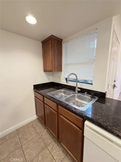 1144 W Blaine photo 15