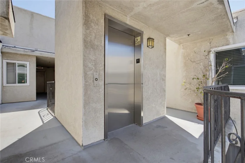 726 Elm Avenue #403 photo 30