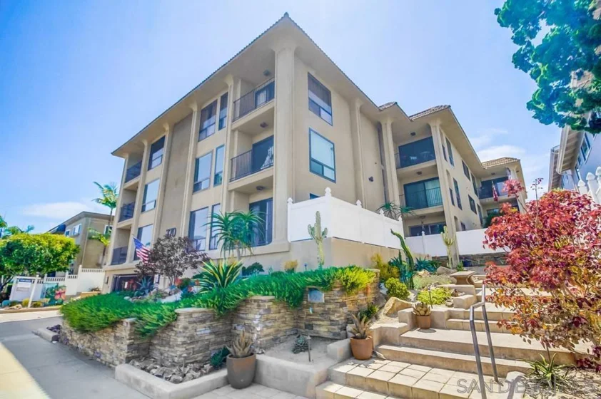370 Rosecrans #305 photo 1