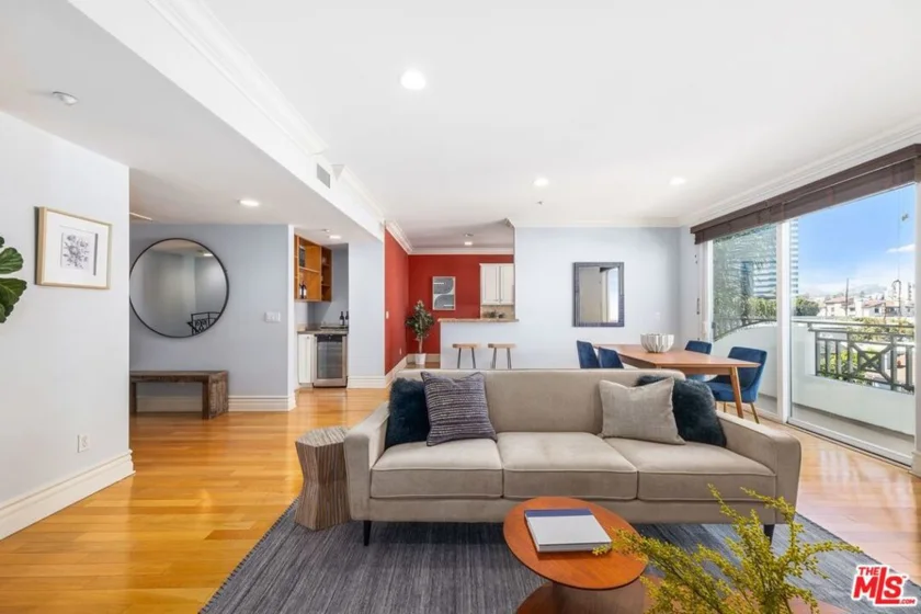 1337 Wellesley Avenue #402 photo 1