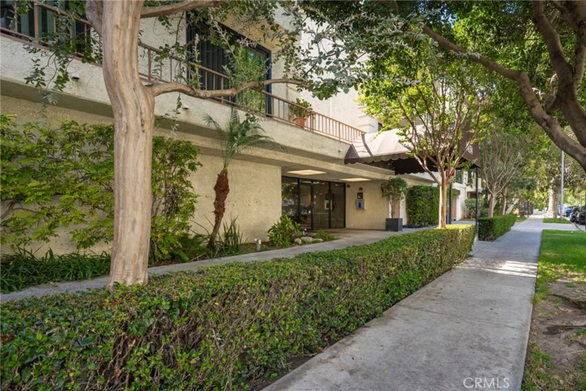 4454 Ventura Canyon #105 photo 2
