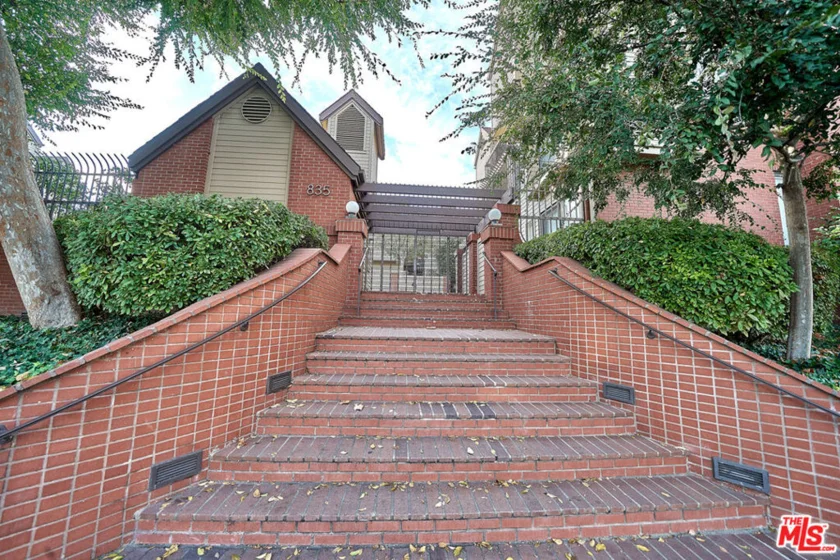 835 S Lucerne Boulevard #205 photo 2