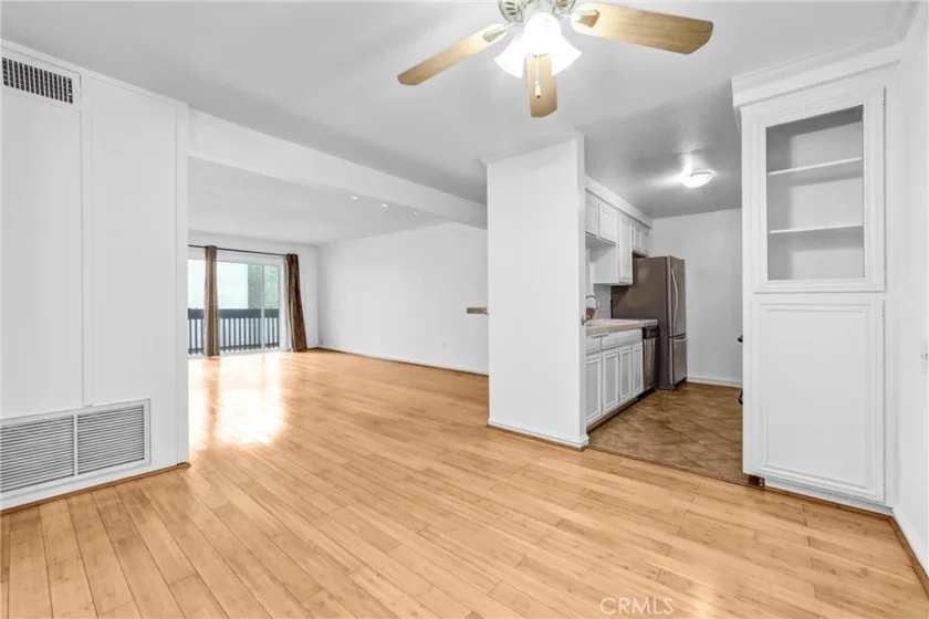 5334 Lindley Avenue #219 photo 5