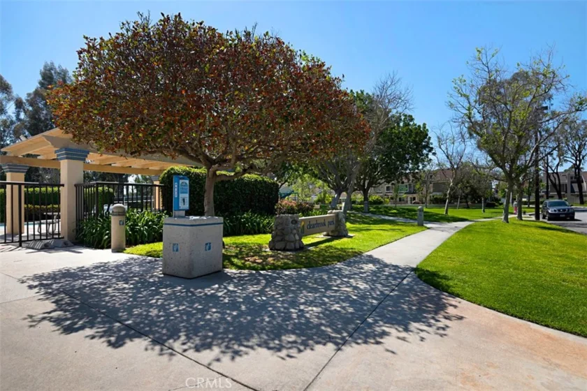 58 Clearbrook photo 37