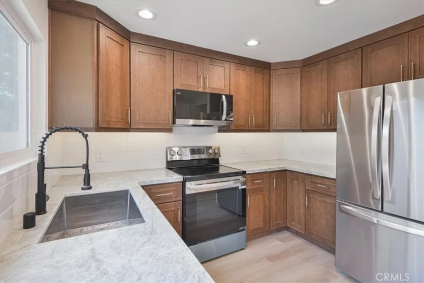 229 Springview photo 2